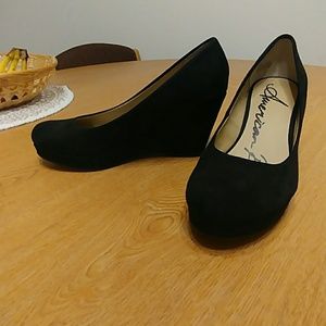 BLACK VELVET WEDGES